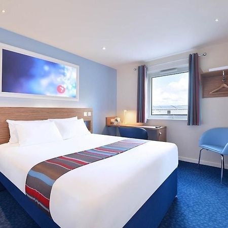 Travelodge London Ealing Exterior foto