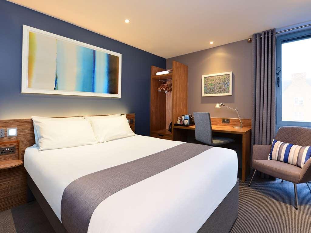 Travelodge London Ealing Cameră foto