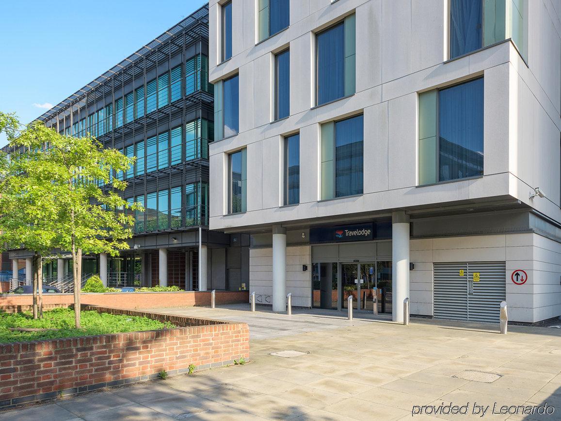 Travelodge London Ealing Exterior foto