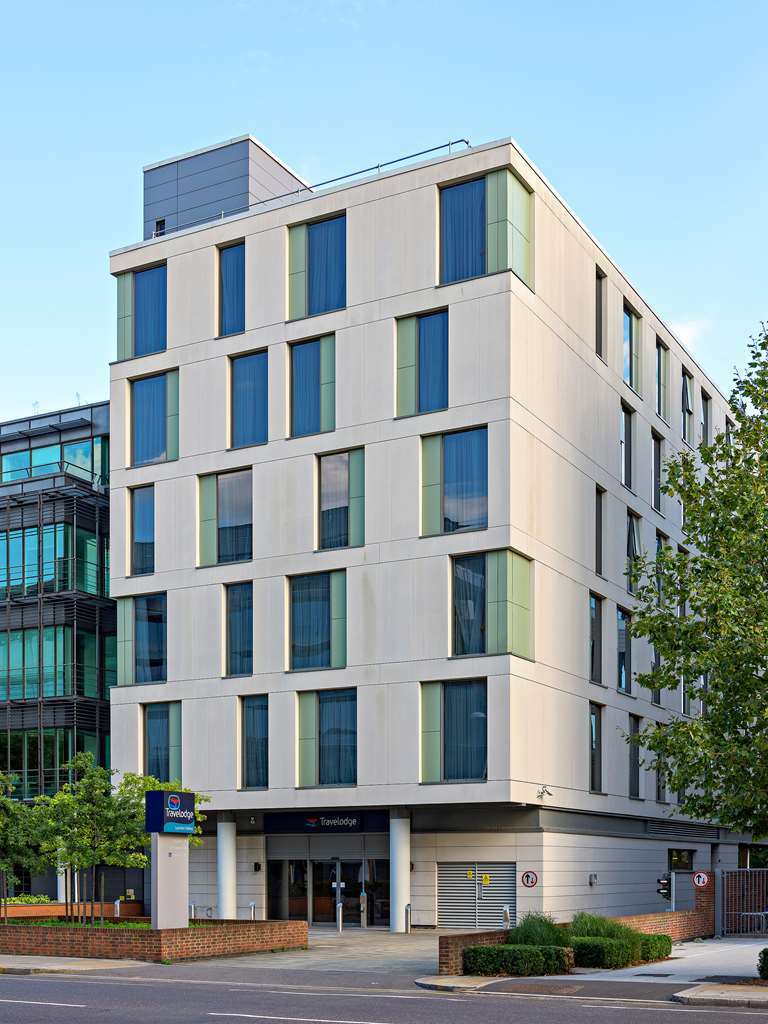 Travelodge London Ealing Exterior foto